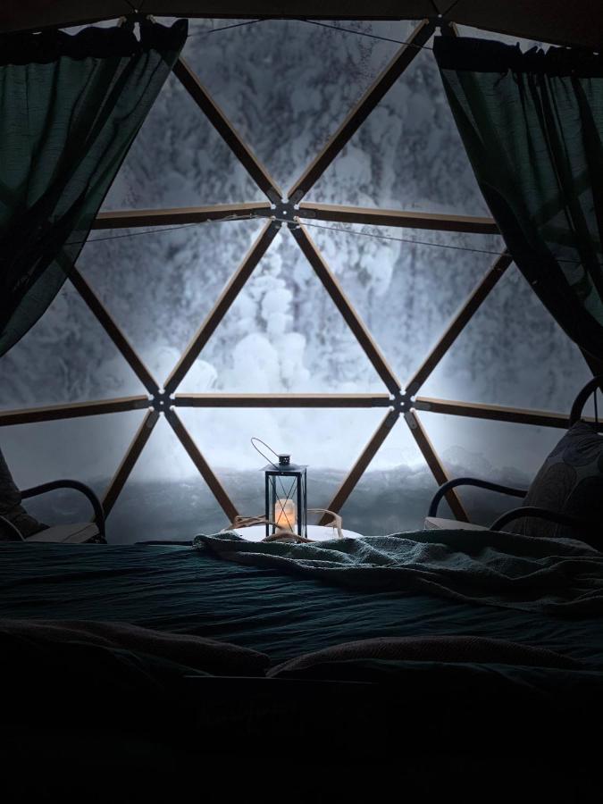 Aurora Igloo Fireplace-Heated Tents In A Secret Forest With Private Jacuzzi And Shared Sauna Bathroom And Dog Friendly Рованиеми Екстериор снимка