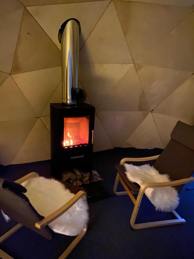 Aurora Igloo Fireplace-Heated Tents In A Secret Forest With Private Jacuzzi And Shared Sauna Bathroom And Dog Friendly Рованиеми Екстериор снимка