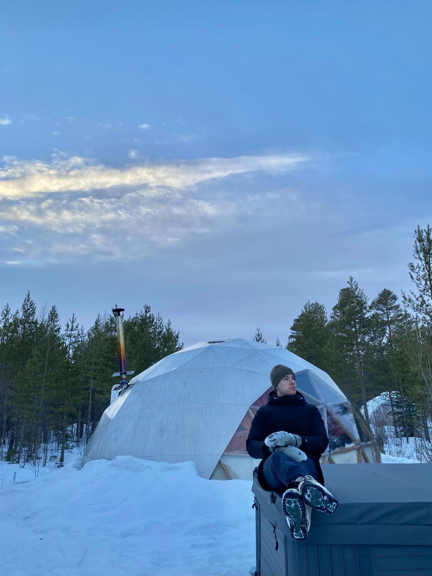 Aurora Igloo Fireplace-Heated Tents In A Secret Forest With Private Jacuzzi And Shared Sauna Bathroom And Dog Friendly Рованиеми Екстериор снимка